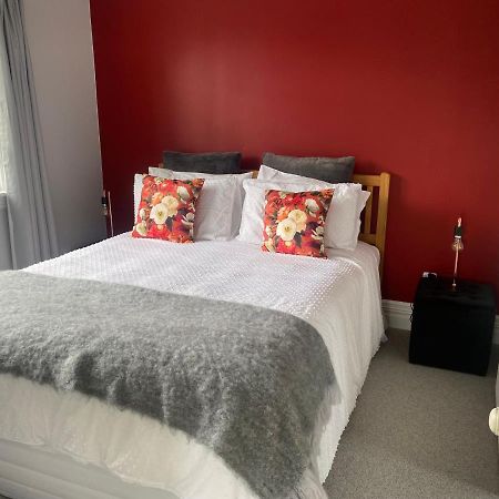 Prodigal Daughter Gourmet Lodge Martinborough Esterno foto
