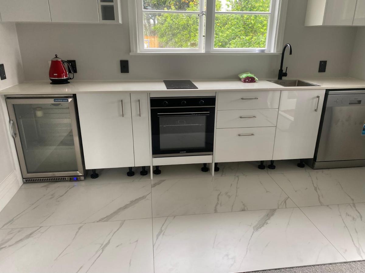 Prodigal Daughter Gourmet Lodge Martinborough Esterno foto