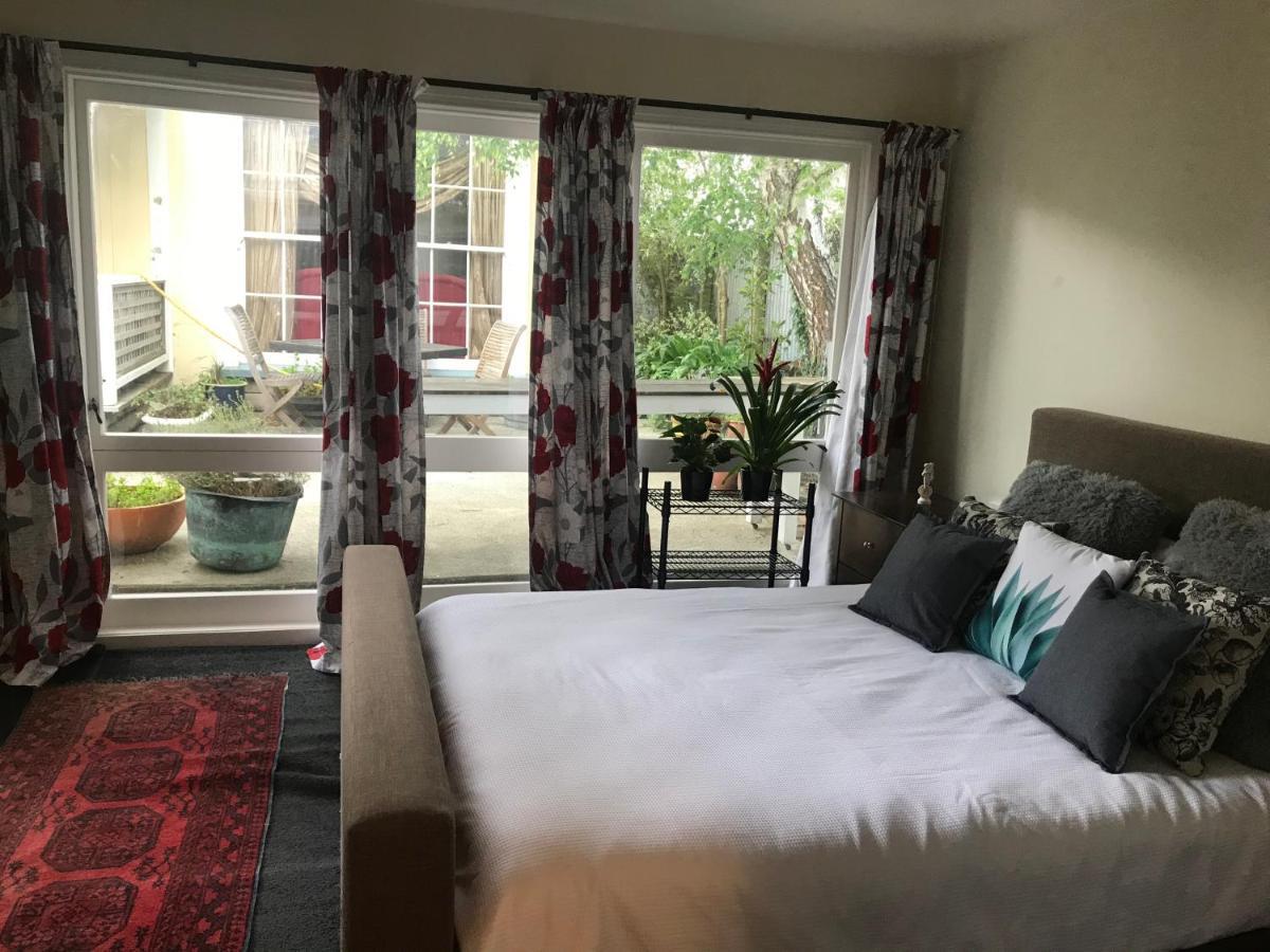 Prodigal Daughter Gourmet Lodge Martinborough Esterno foto