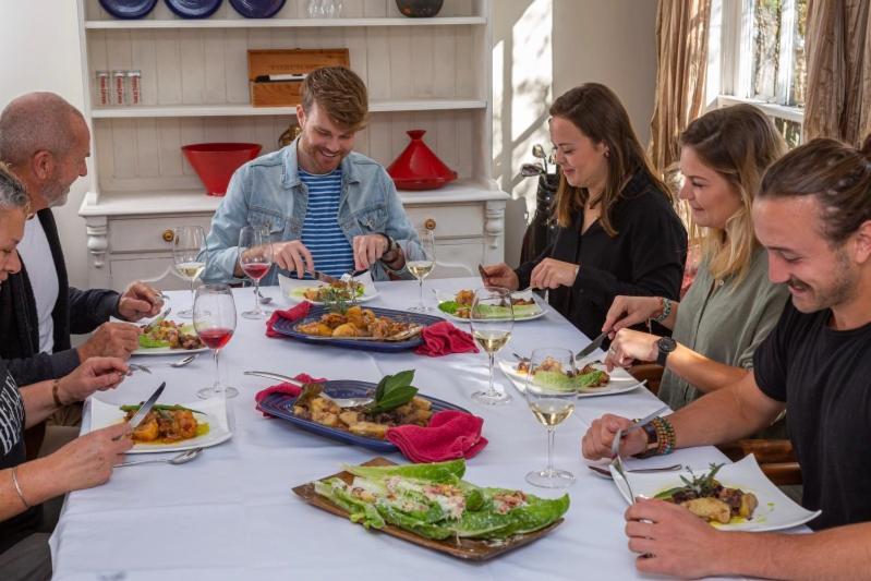 Prodigal Daughter Gourmet Lodge Martinborough Esterno foto
